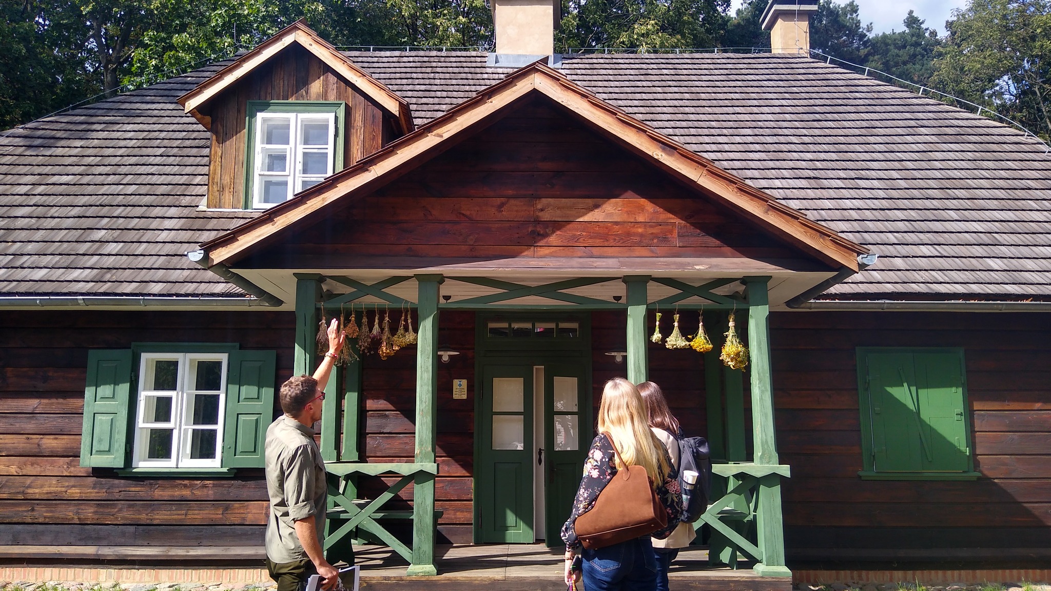 


Ta niezwykle ciekawa inicjatywa promuje ochronę i popularyzację tradycyjnego budownictwa drew…